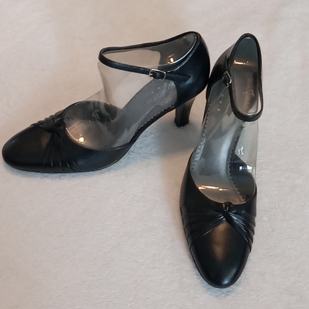 New Covington size 8.5 heels